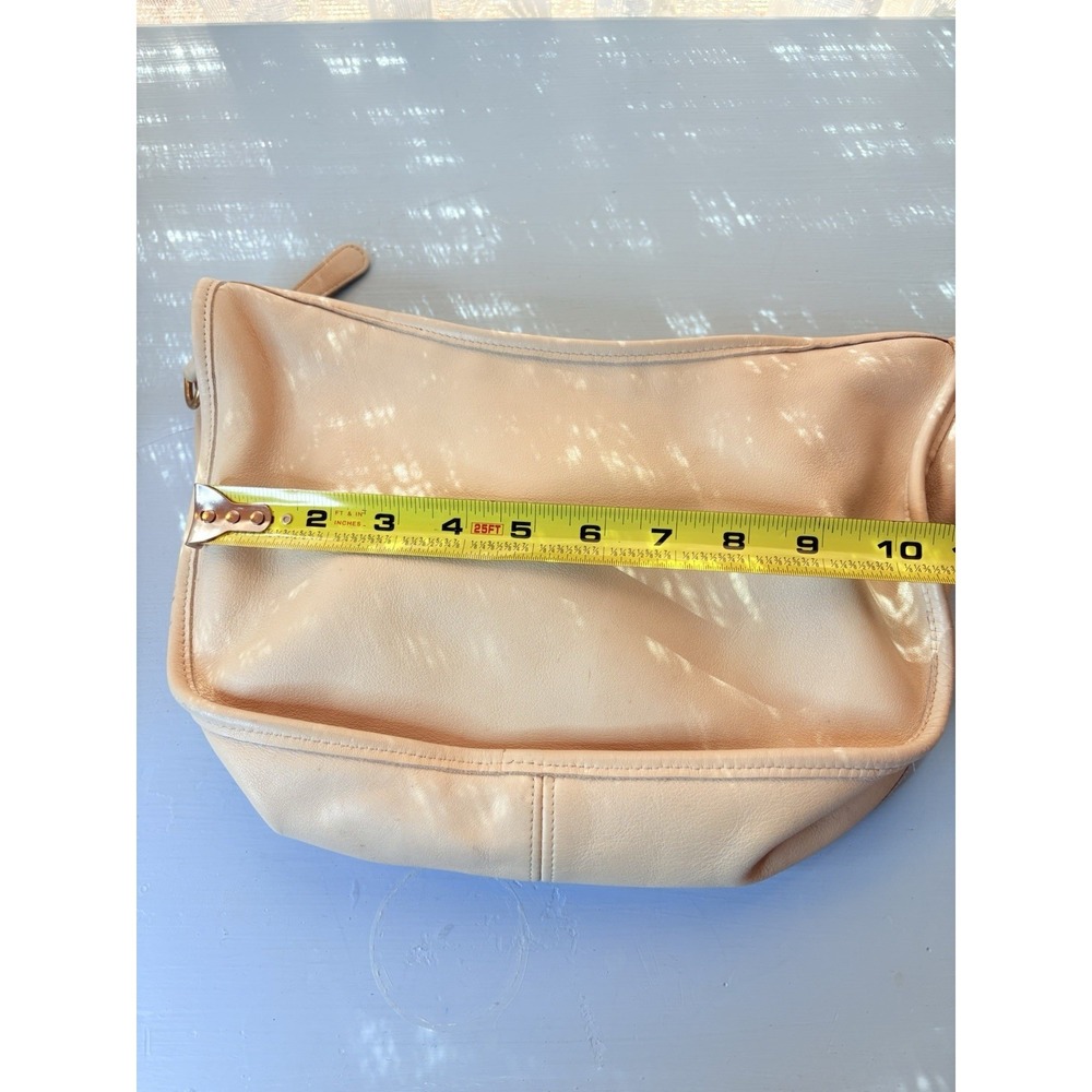 Vintage COACH Bone white Leather, Swinger Shoulder Crossbody Bag, Large, 90s USA - Picture 14 of 15